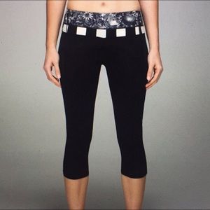Lululemon Run A Marathon Crop II leggings Sz 6